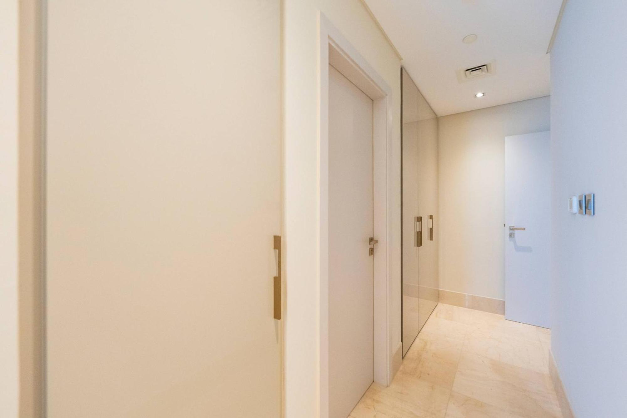 Spacious Beachfront 2 Bedroom Apartment - The 8 Dubai Bagian luar foto